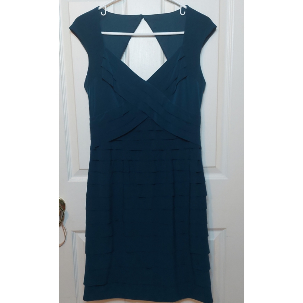 Jones Wear Dress Green Bodycon Cutout Back Mini Dress Cocktail Event Size 8